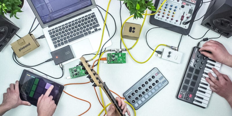 PiSound with hardware and peripherals