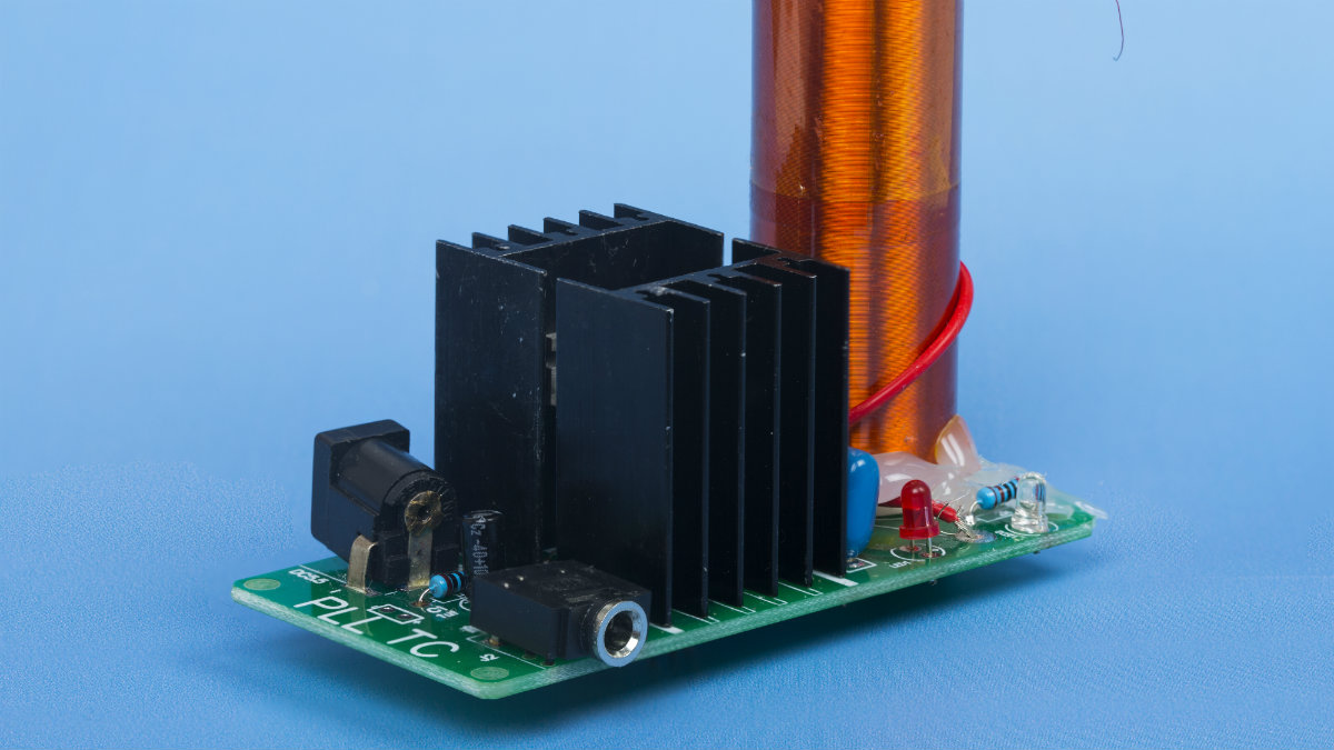 Direct from Shenzhen:  Tesla Coil Speaker