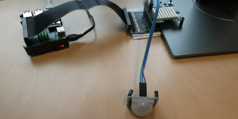 Monitoring a lab with Raspberry Pi