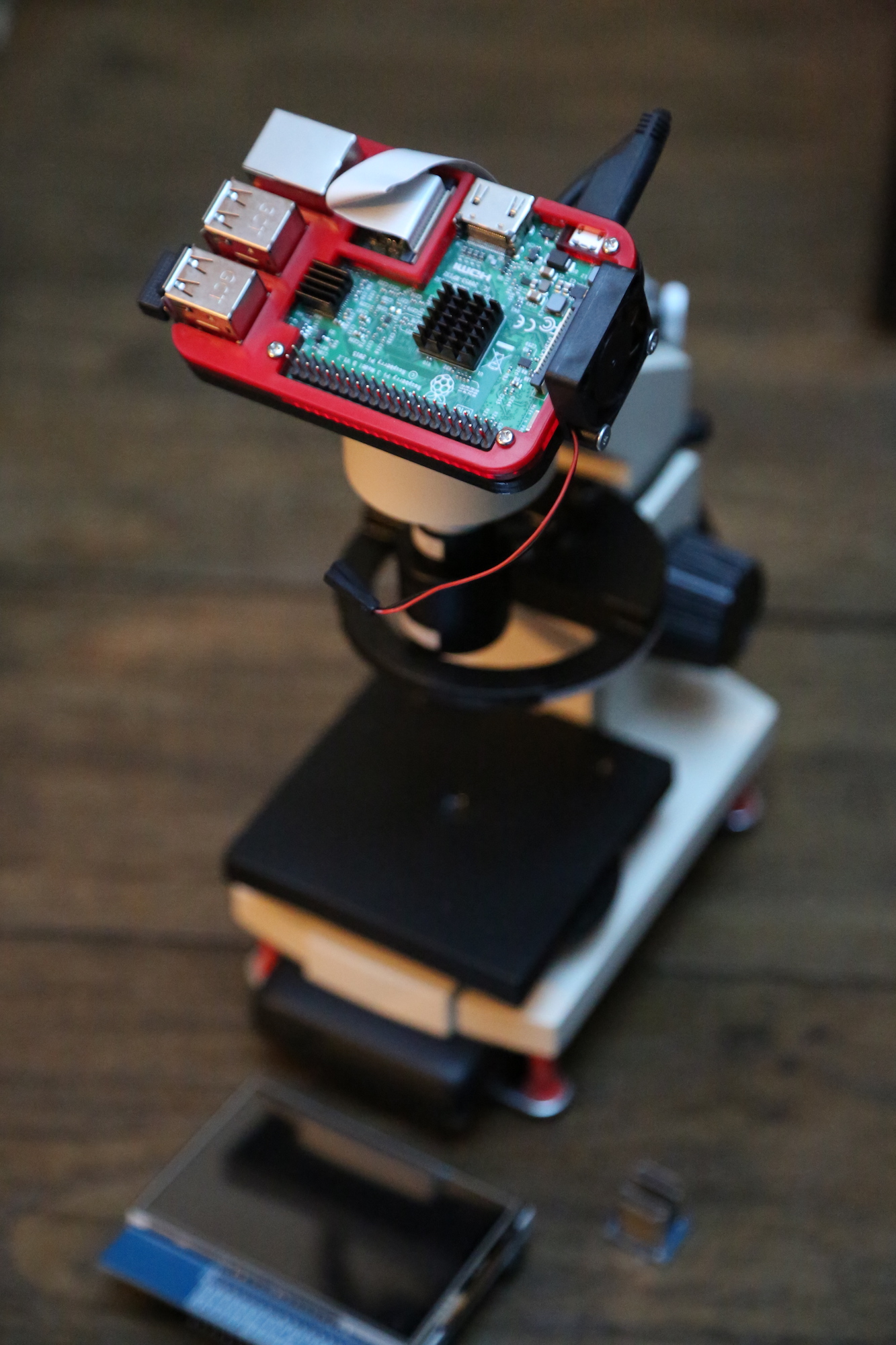 A lowcost, opensource, computerassisted microscope Raspberry Pi