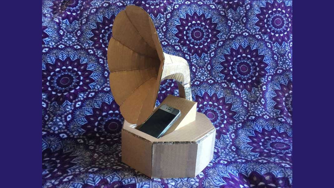 Cardboard Gramophone