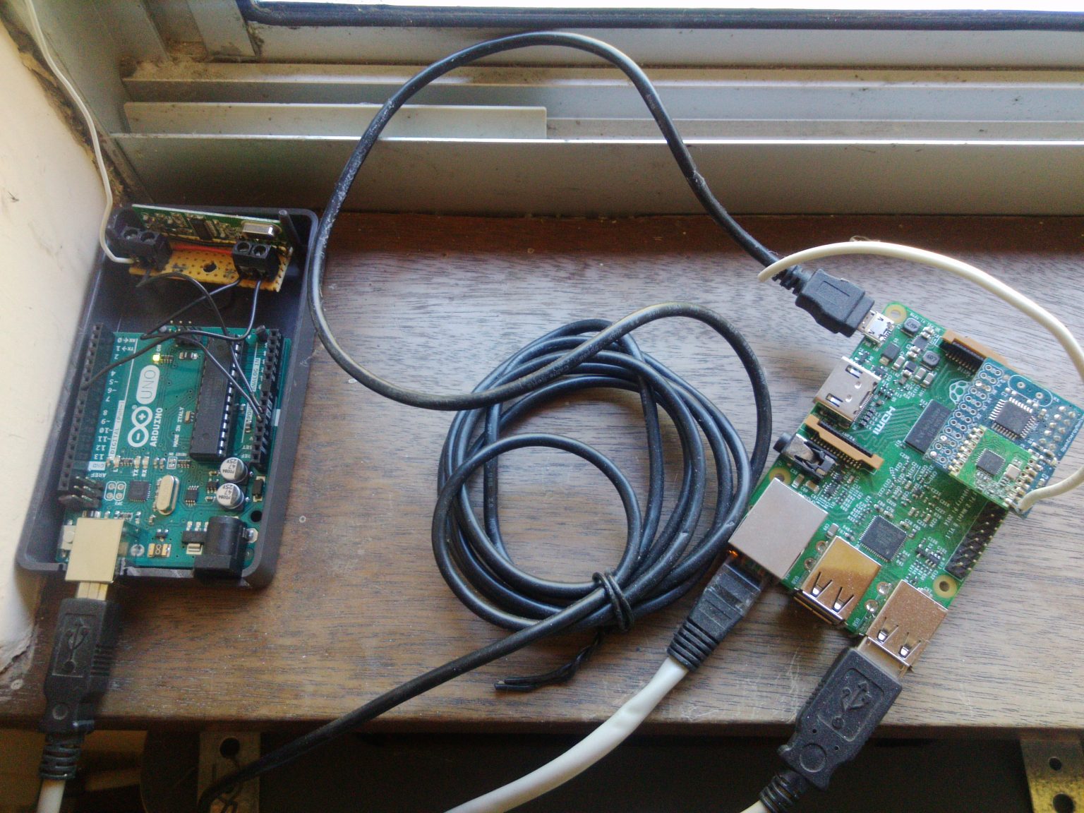 Monitoring bees with a Raspberry Pi and BeeMonitor - Raspberry Pi