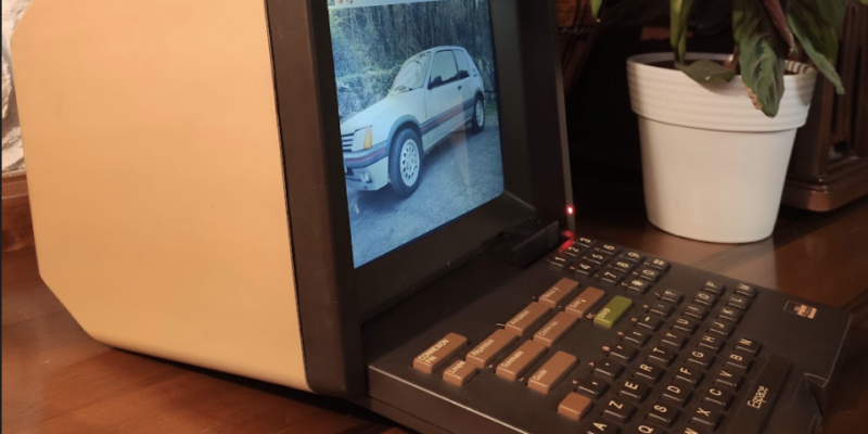 Old School Minitel Laptop