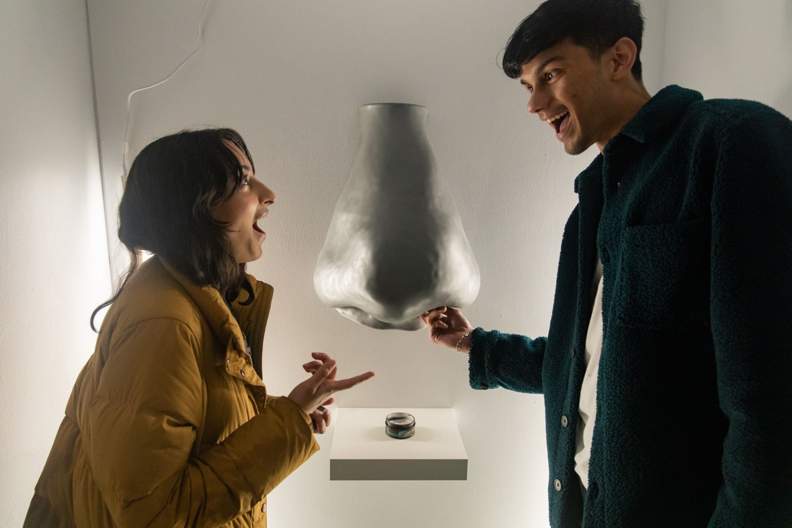 This massive nose sniffs things then prints a description of the smell