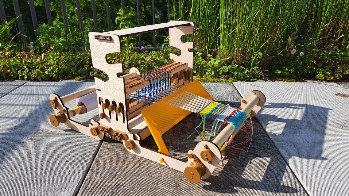 Four-shaft loom