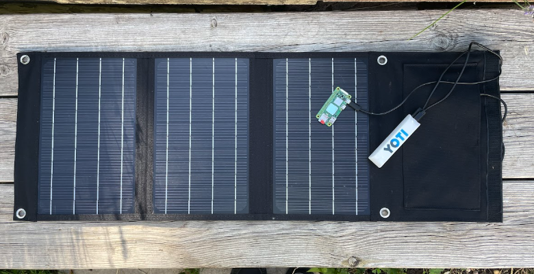 Technaxx TX-207 solar charging case review