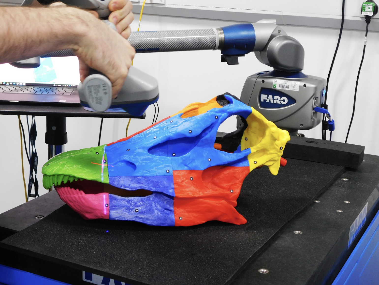 Bringing dinosaurs back to life, digitally | HackSpace #76