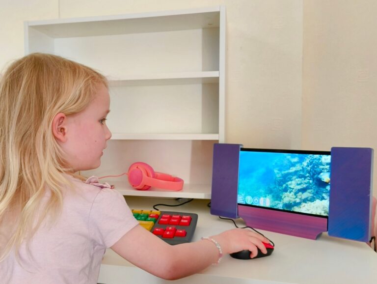 Girl With Raspberry Pi Build a Raspberry Pi setup for children aged 3 to 6 - Raspberry Pi