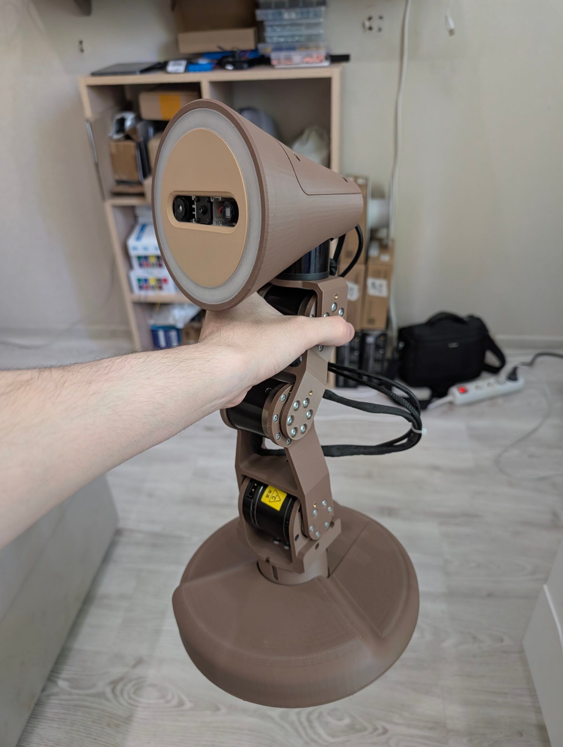 Robot arm lamp